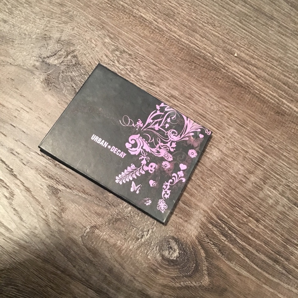 Urban Decay limited edition eyeshadows palette